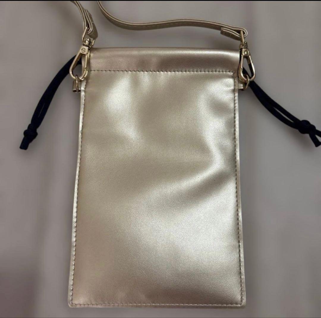 最終値下げ　　メゾンマルジェラ ホリデーノベルティ ストラップポーチ