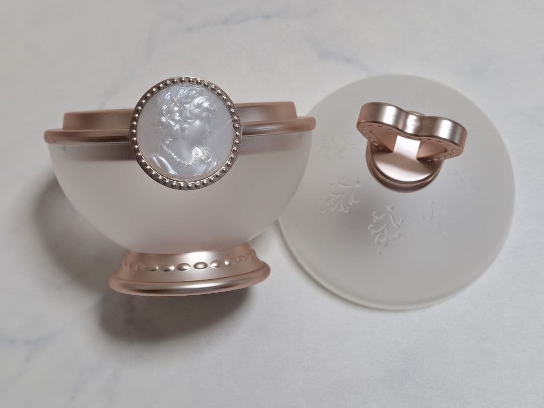 ラデュレ リミテッド エディション サクラ　ポット