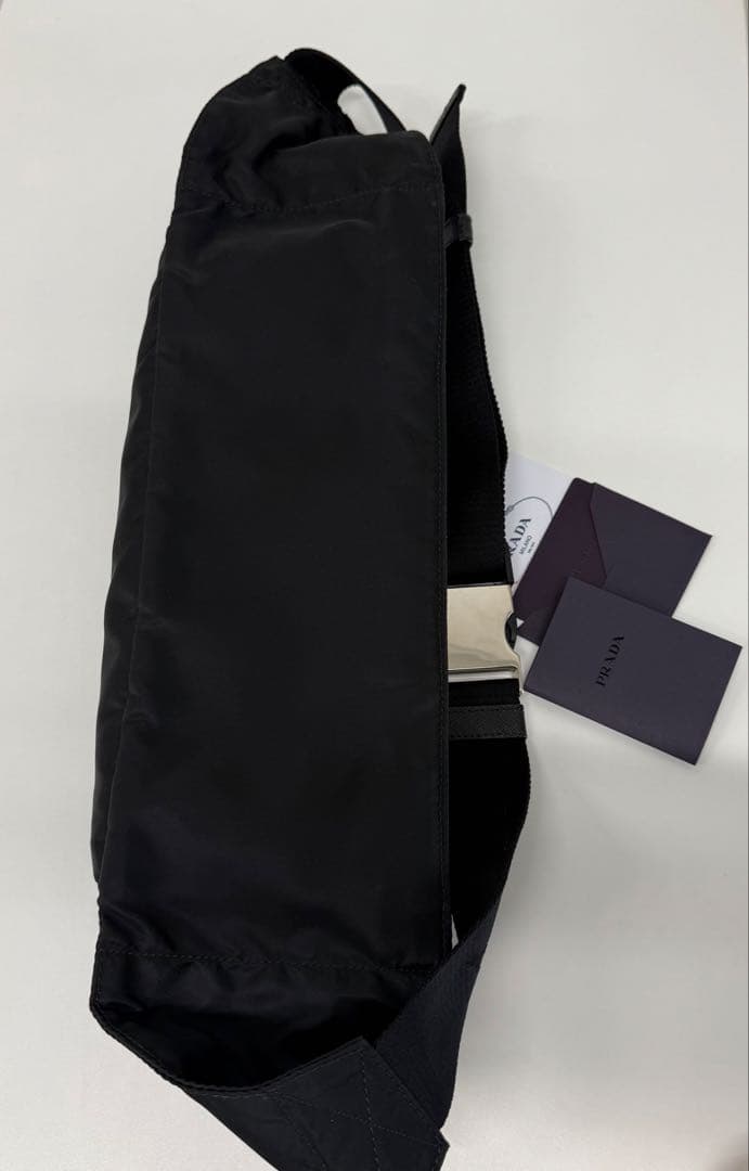 PRADA ナイロン ボディバッグ 黒 三角ロゴ 正規品