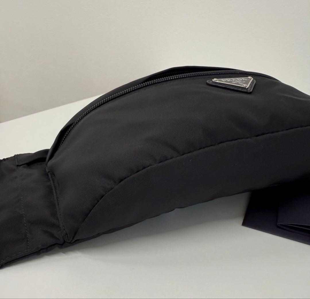 PRADA ナイロン ボディバッグ 黒 三角ロゴ 正規品