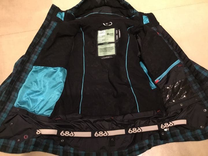６８６　スノーボードレディースウェア
