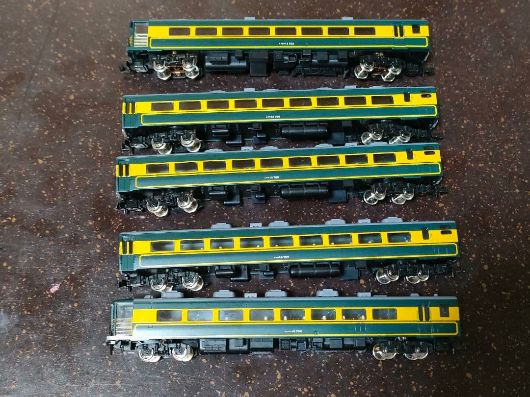 n　★サロンカーなにわ 5両