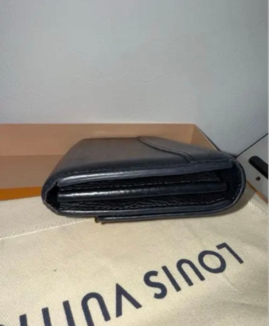 LOUIS VUITTON ルイヴィトン カプシーヌ 長財布 金具 LVロゴ