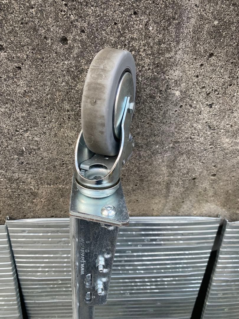 ✨人気✨　③メタルシステム　4段フルタイプ　キャスター付