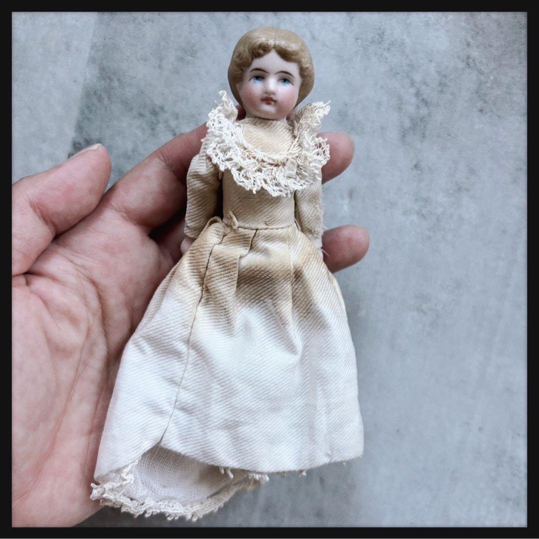 レアアンティーク 小さな少女のパリアンドール ビスクドール