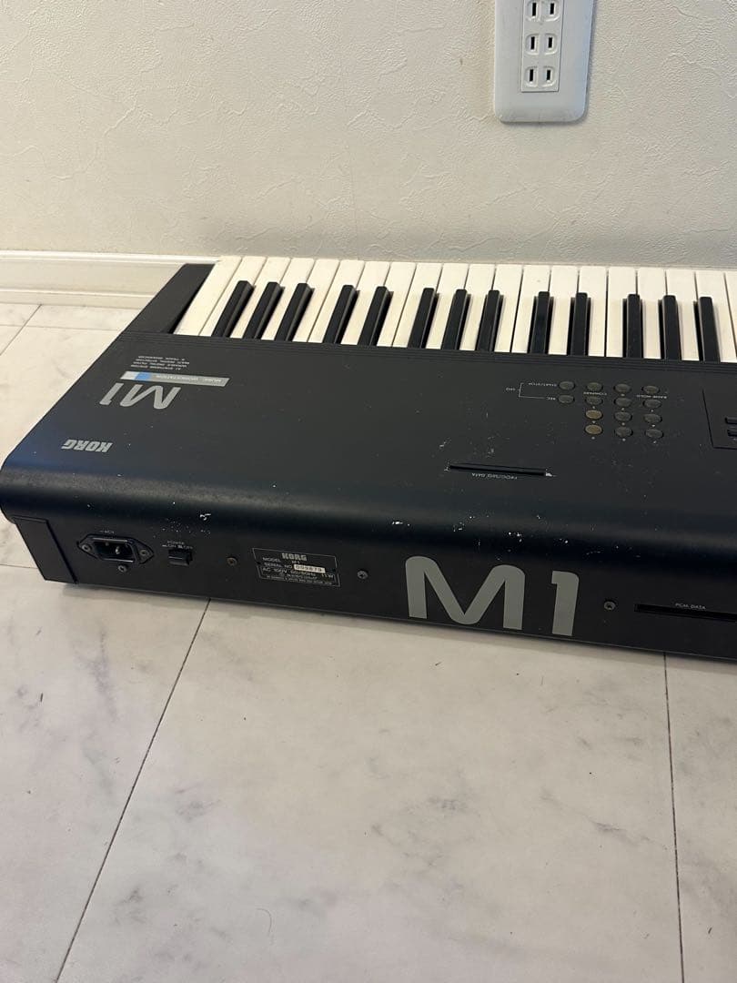 KORG M1シンセサイザー 通電確認済み