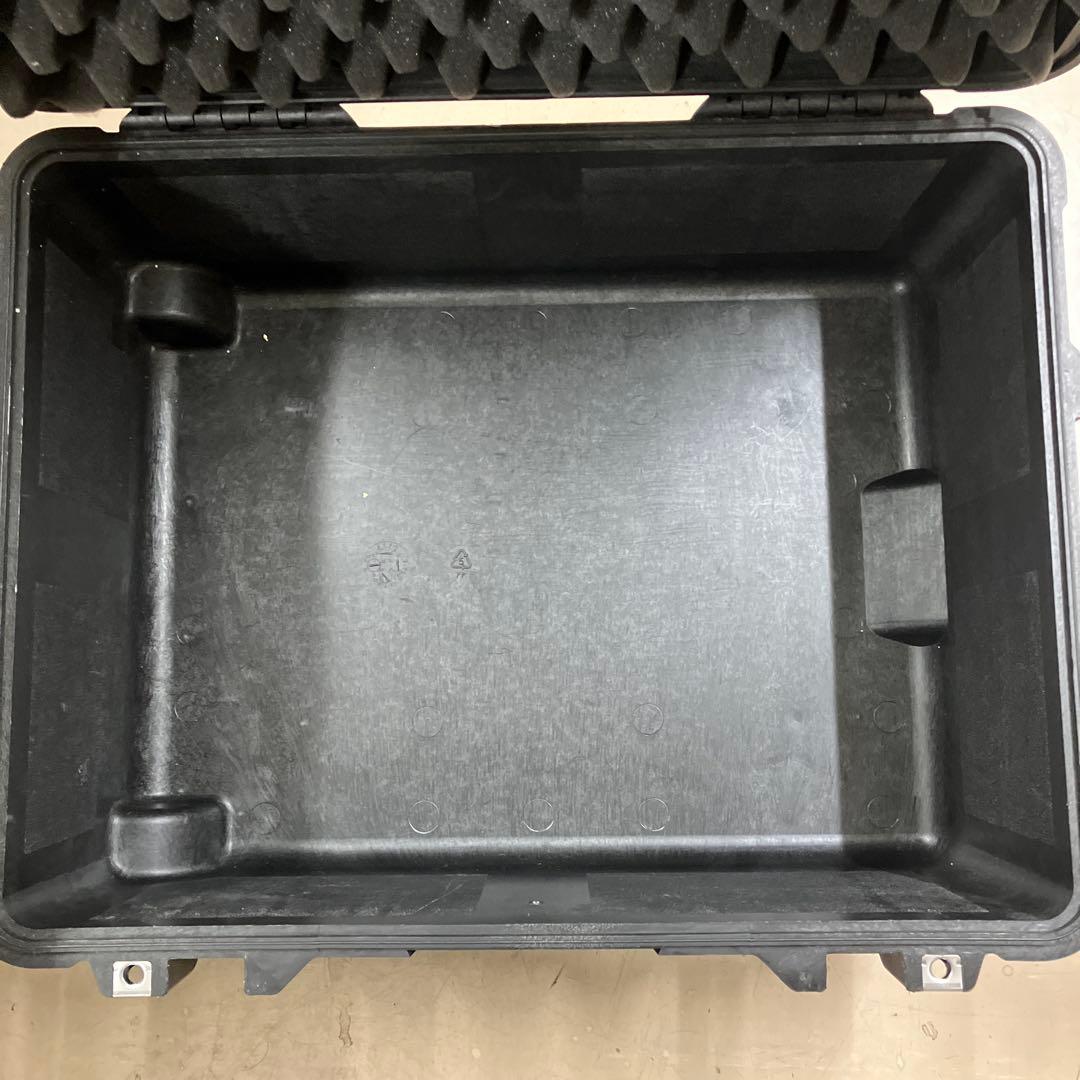 PELICAN ペリカンケース 1560 旧ロゴ（白黒）