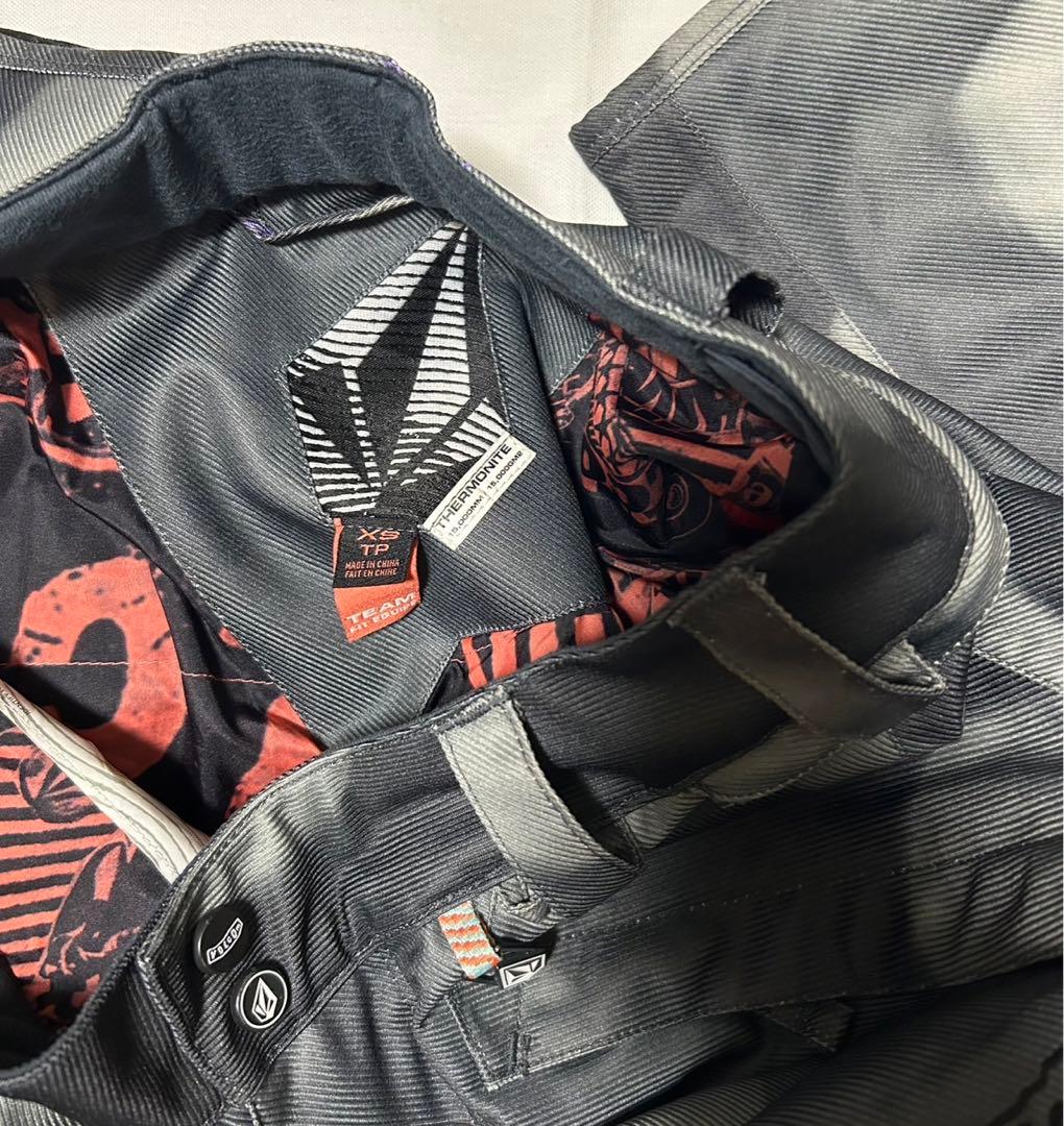 VOLCOMボルコム スノボウェア スノーウェア 上下セット