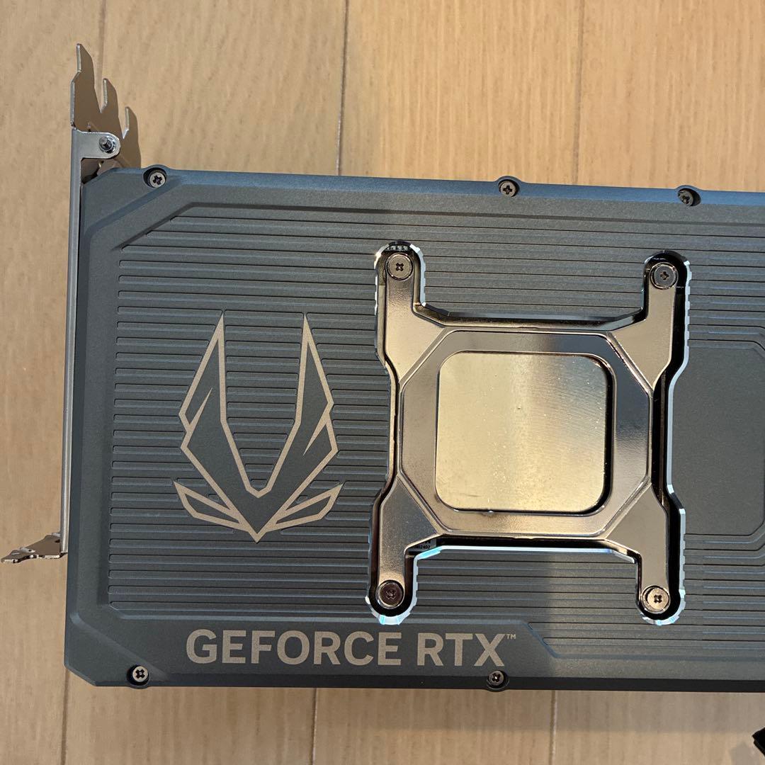 グラフィックボード　グラボ 5090 ヒートシンク　ファン　など
