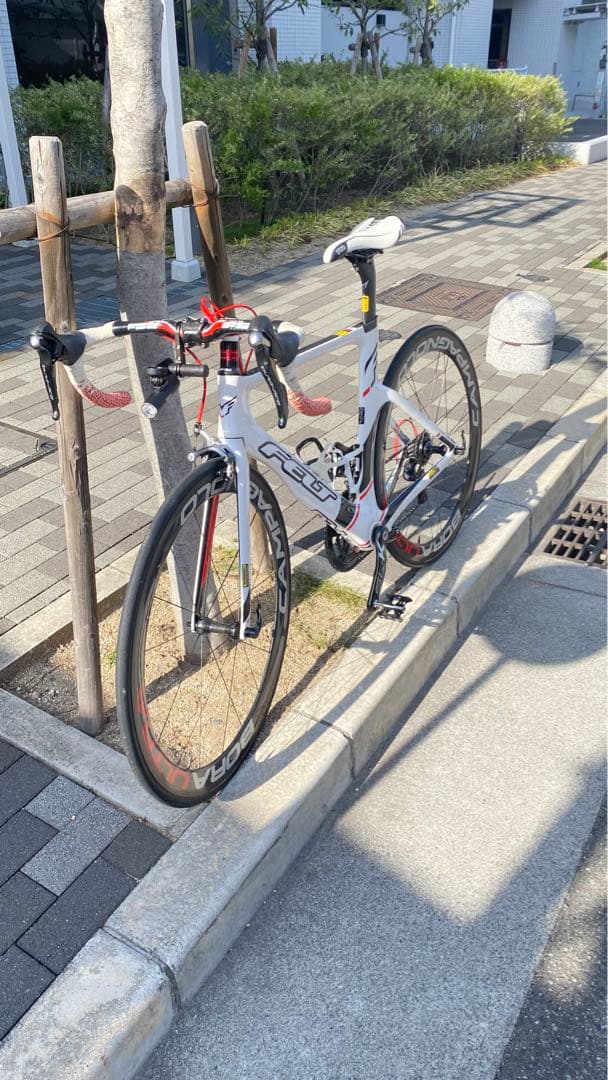 ☆大幅値下げフェルトカーボン雨天走行無し理由は説明欄☆3年前からの掲載です…
