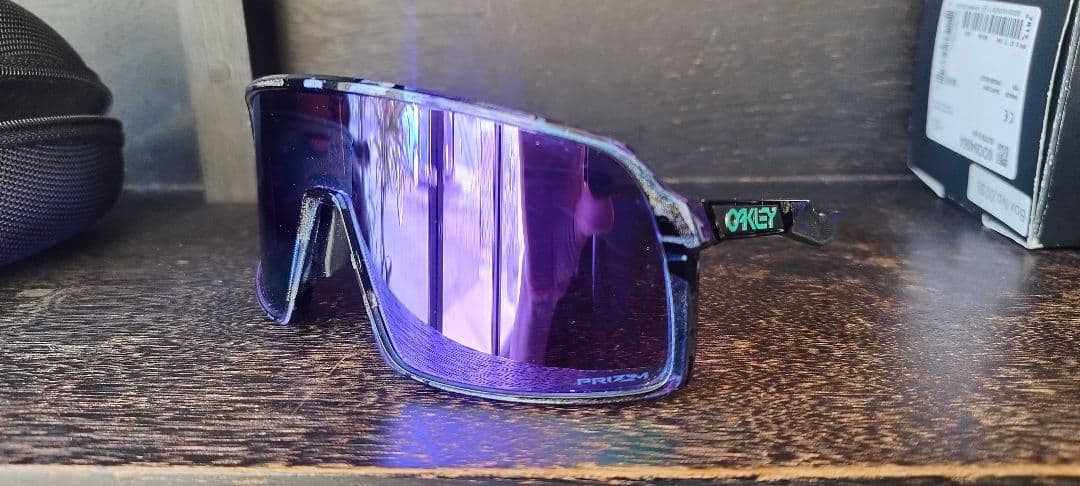 Oakley Sutro 限定モデル　shift spin