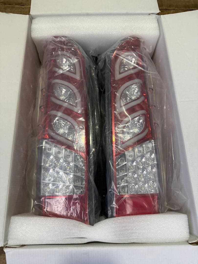 ハイエース200系 LEDファイバー テールランプ