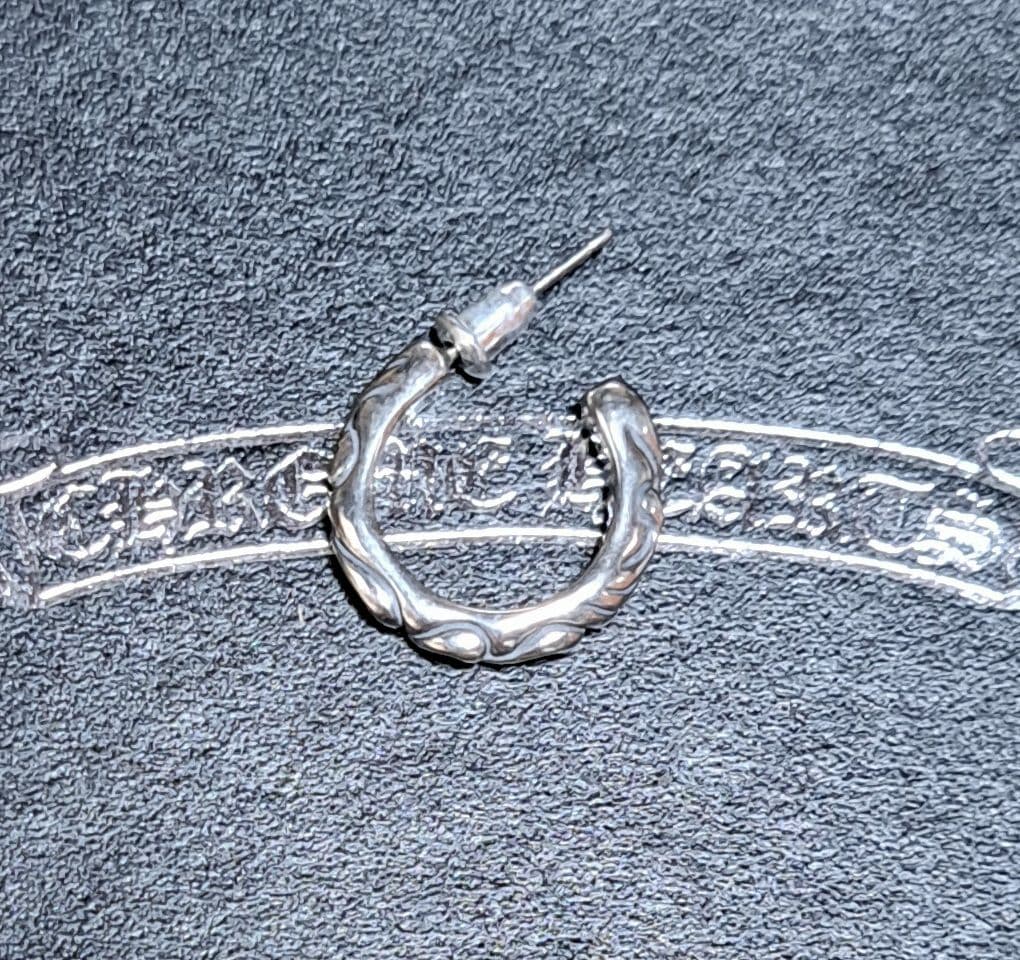 CHROME HEARTS/スクロールフープ ピアス 片耳