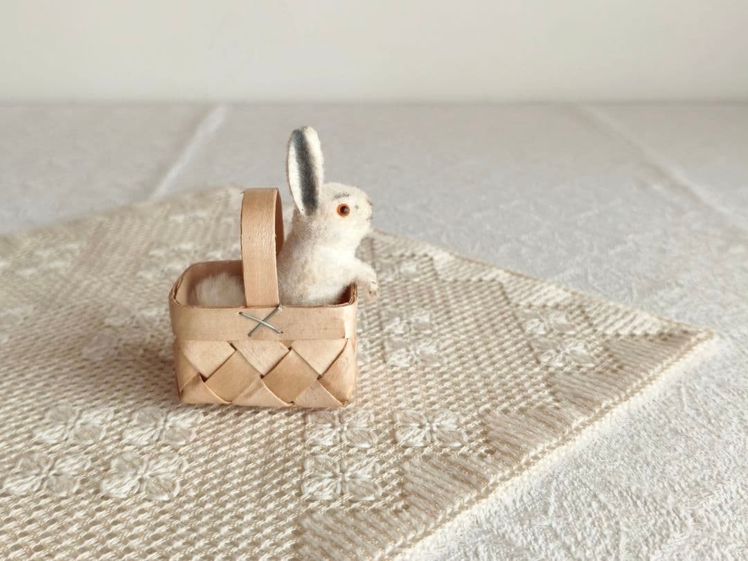 * vintage animal ୨୧ 立ち姿の 可愛い ウサちゃん