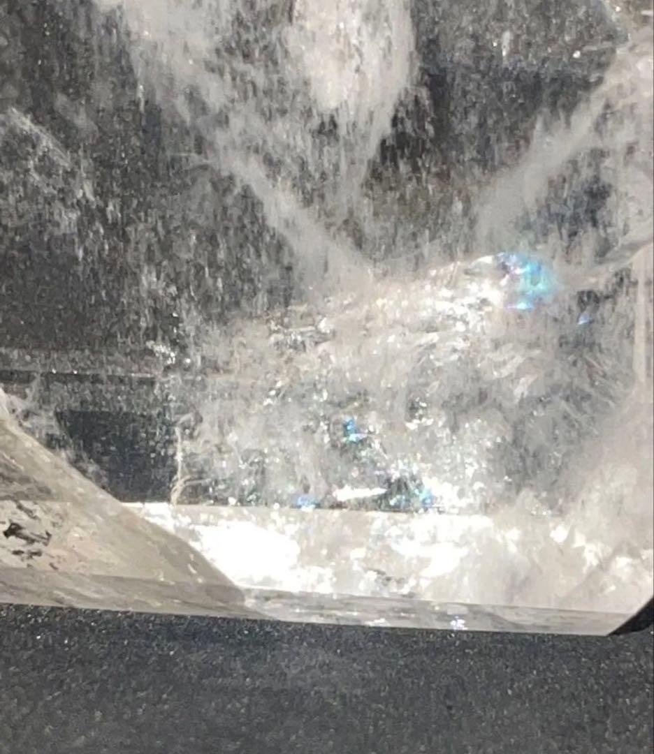 水晶ポイント　台座込サイズ高約12cm横17cm奥行8.7cm