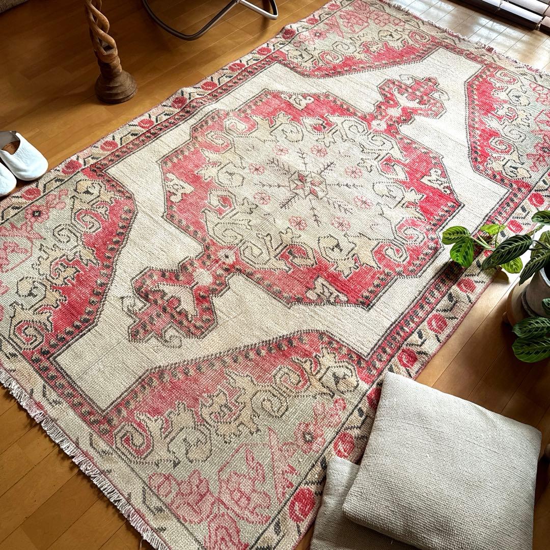120×199 アヴァノスラグ　コーラルレッド×ベージュ　トルコヴィンテージラグ