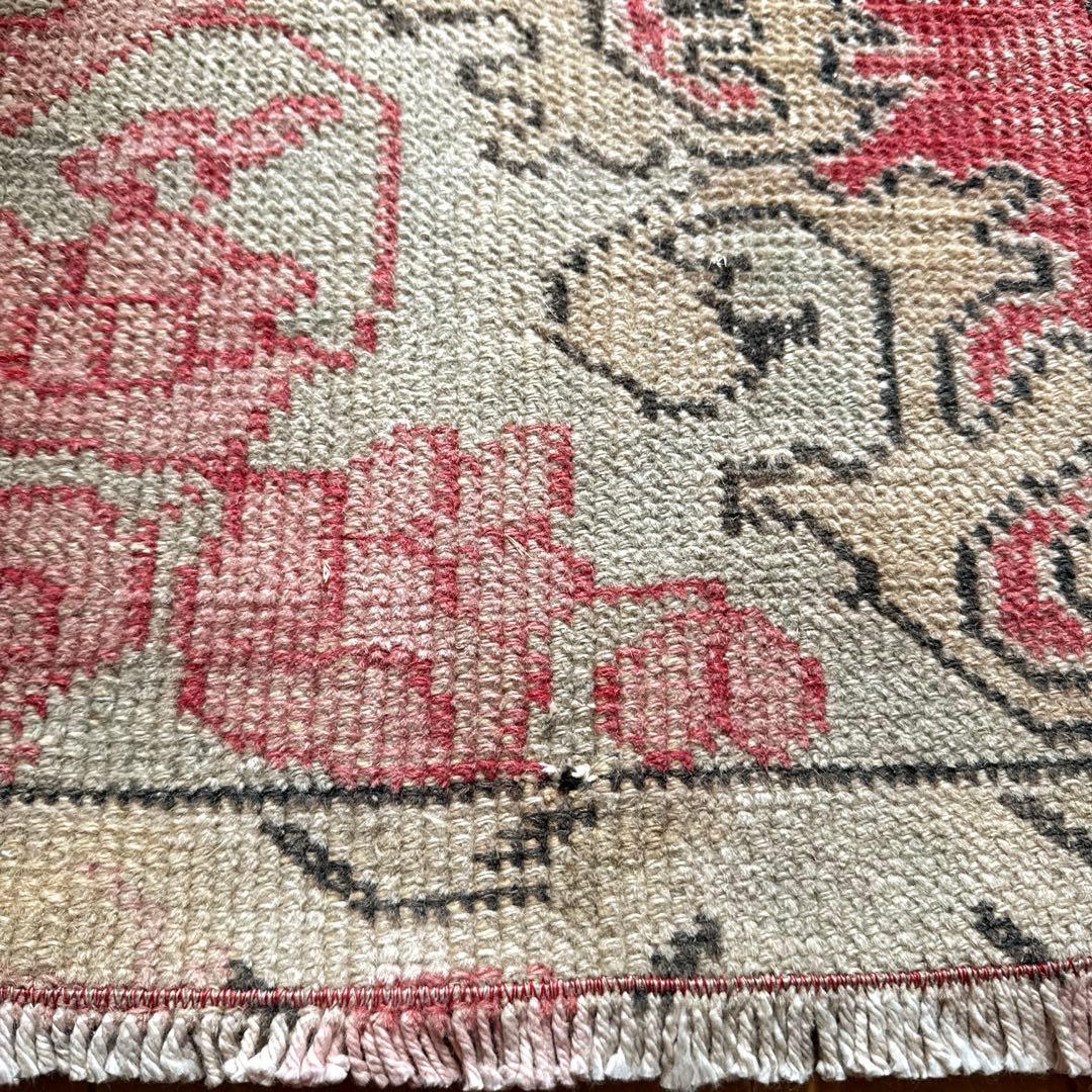 120×199 アヴァノスラグ　コーラルレッド×ベージュ　トルコヴィンテージラグ