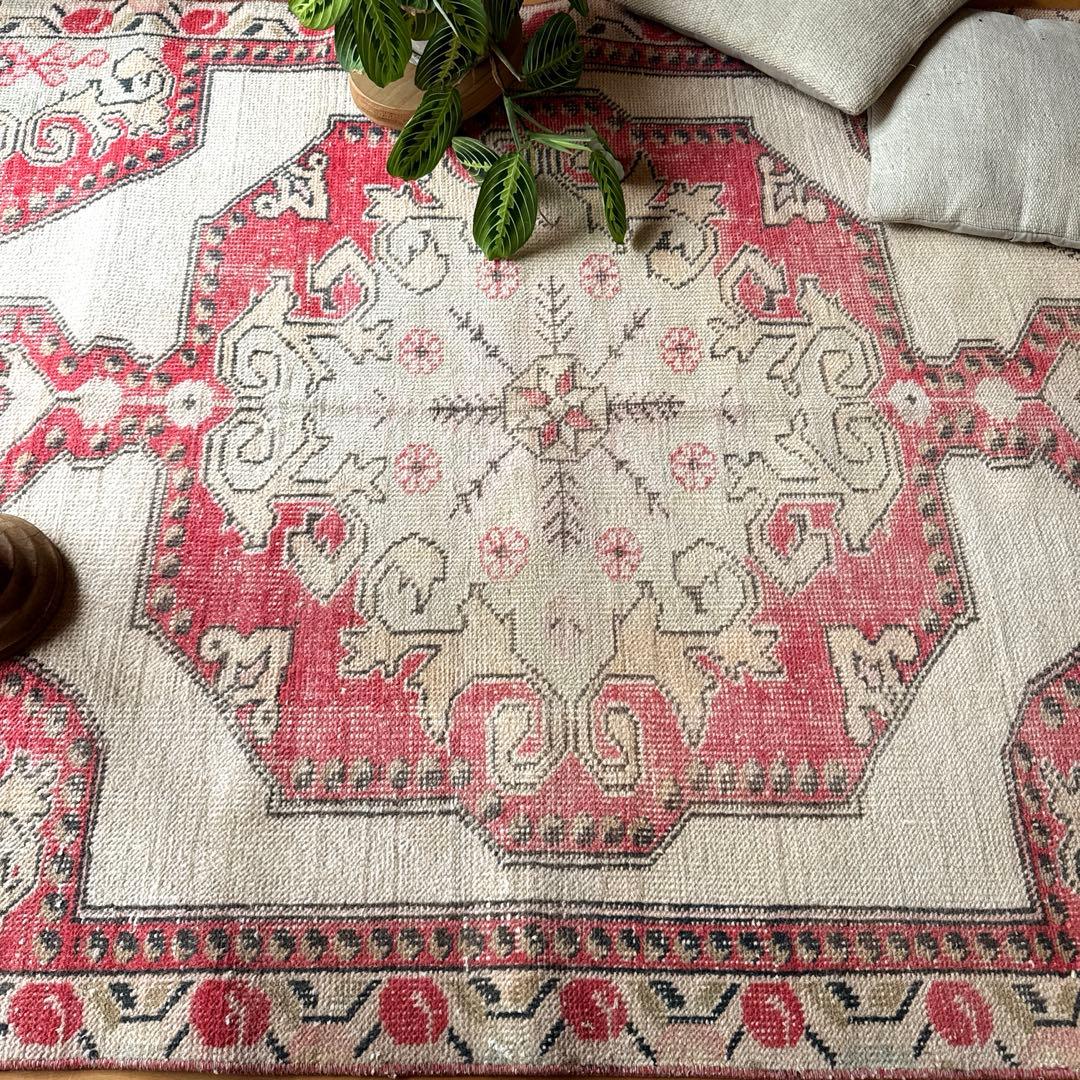 120×199 アヴァノスラグ　コーラルレッド×ベージュ　トルコヴィンテージラグ