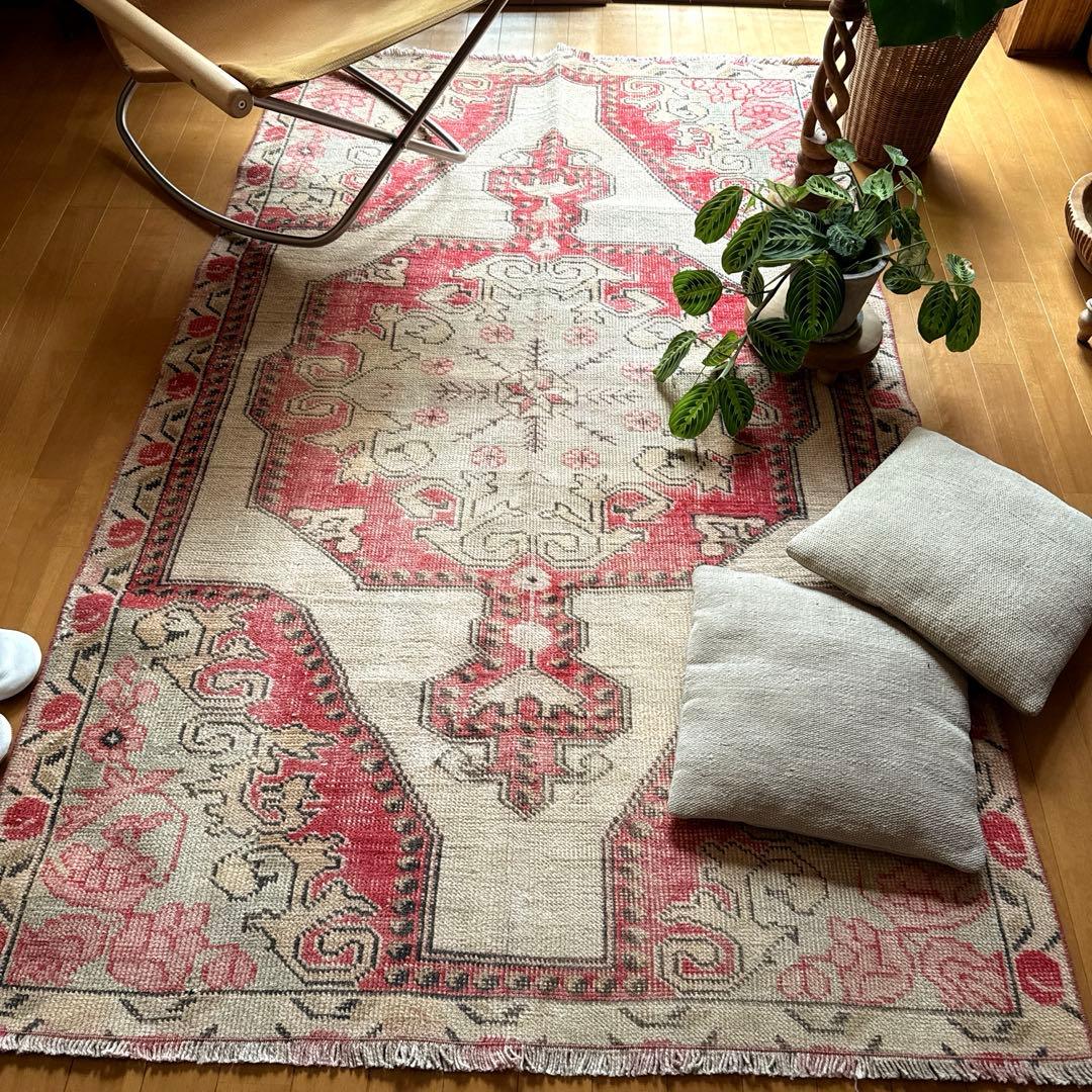 120×199 アヴァノスラグ　コーラルレッド×ベージュ　トルコヴィンテージラグ