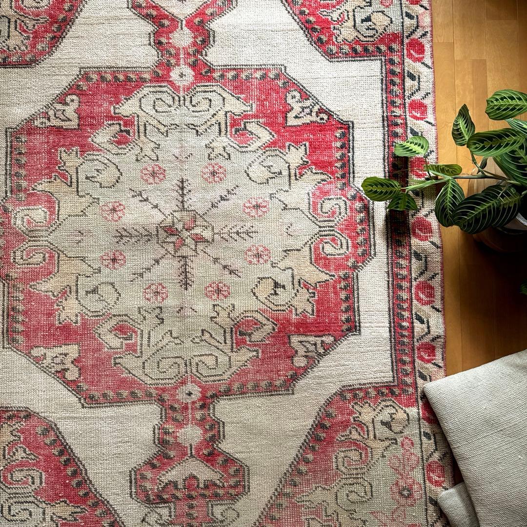 120×199 アヴァノスラグ　コーラルレッド×ベージュ　トルコヴィンテージラグ