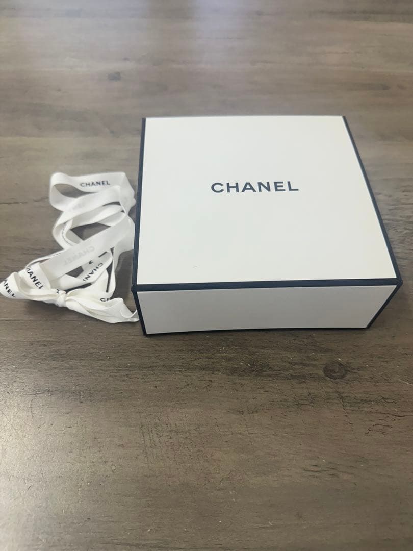 新品未使用！CHANEL 美容液　ハンドクリーム