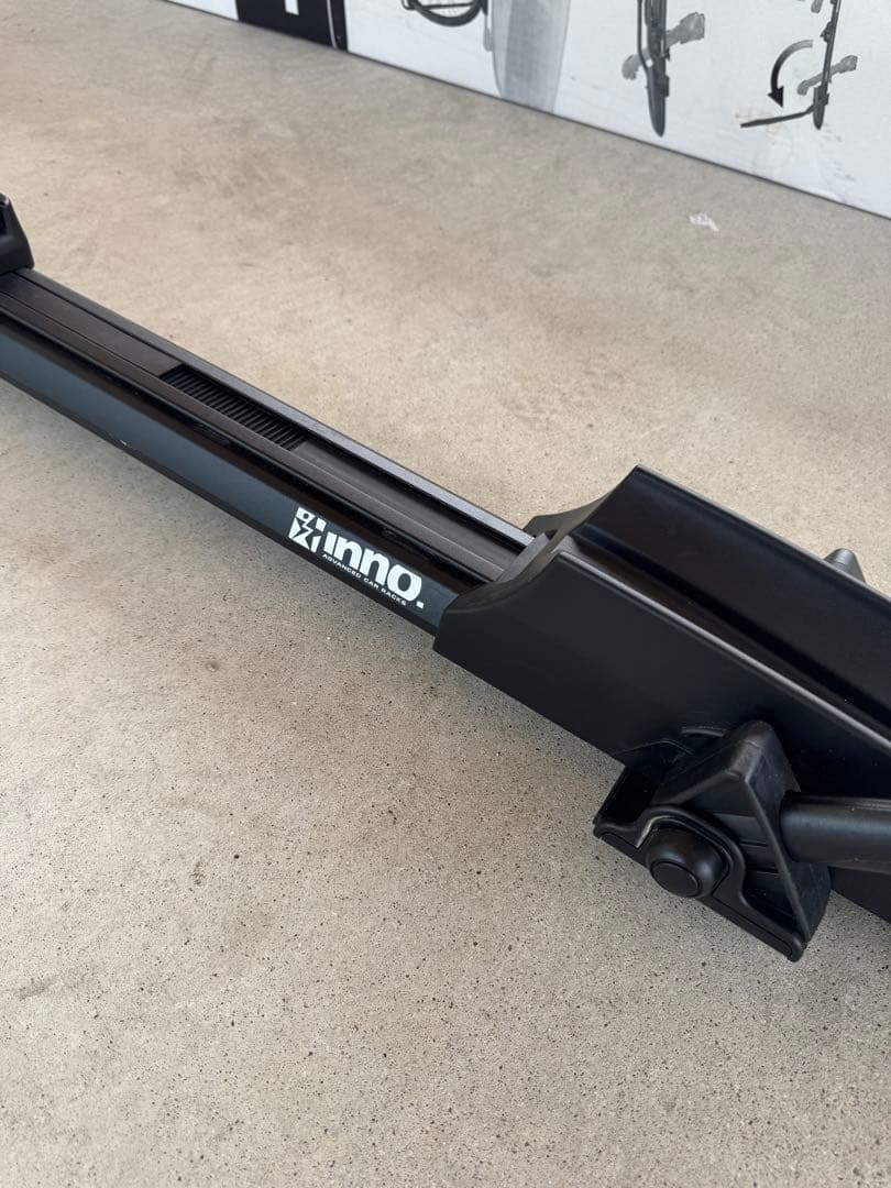 L*2様 INA389 TIRE HOLD II 自転車用タイヤホルダー