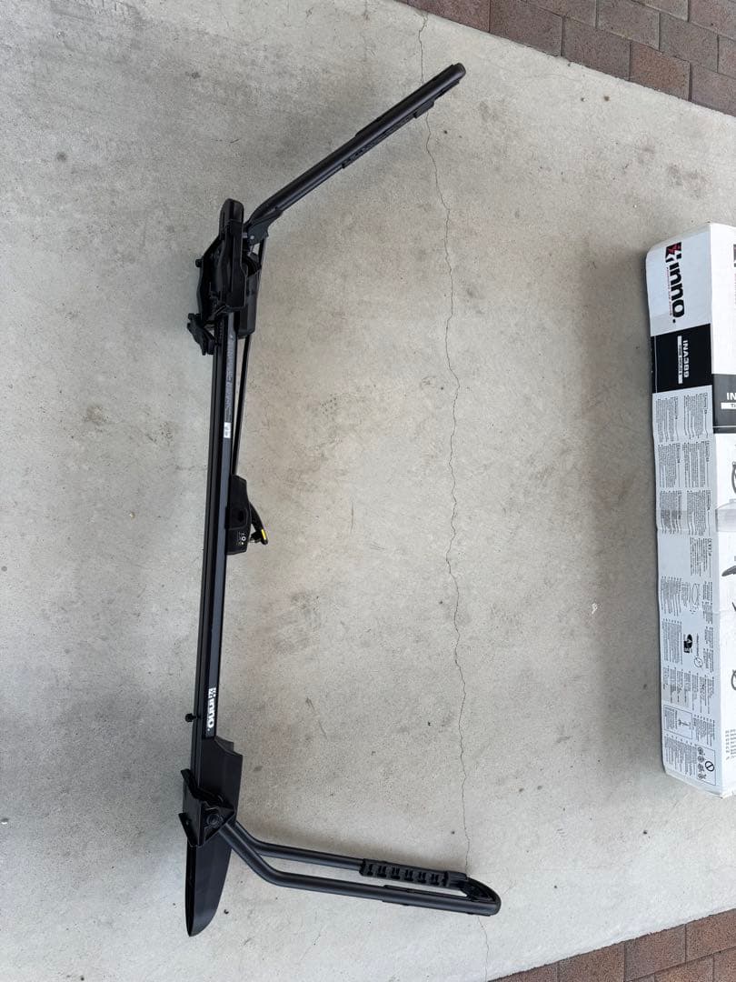 L*2様 INA389 TIRE HOLD II 自転車用タイヤホルダー