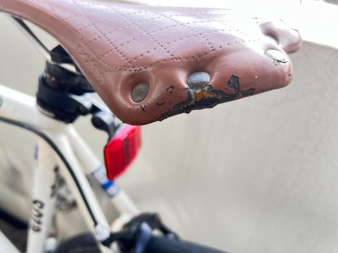 GIOS クロスバイク AMPIO ホワイト １８段変速 700c　引取専用