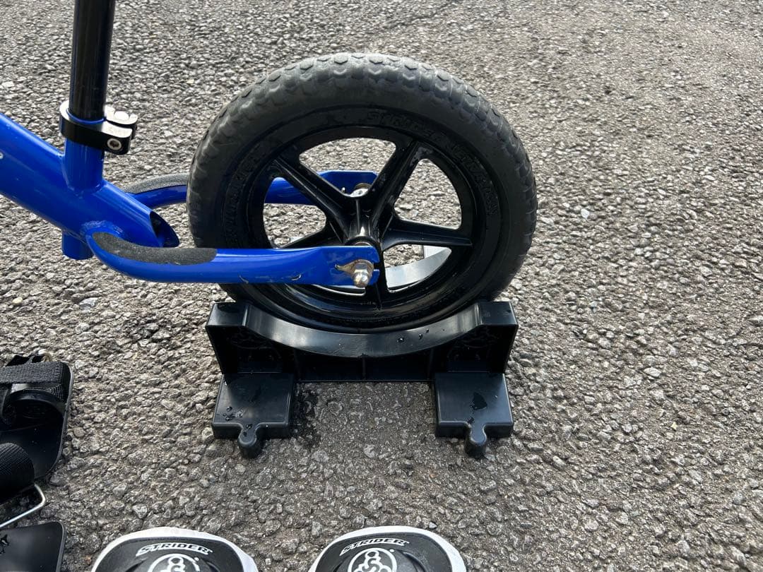 STRIDER バランスバイク 青 プロテクター付き