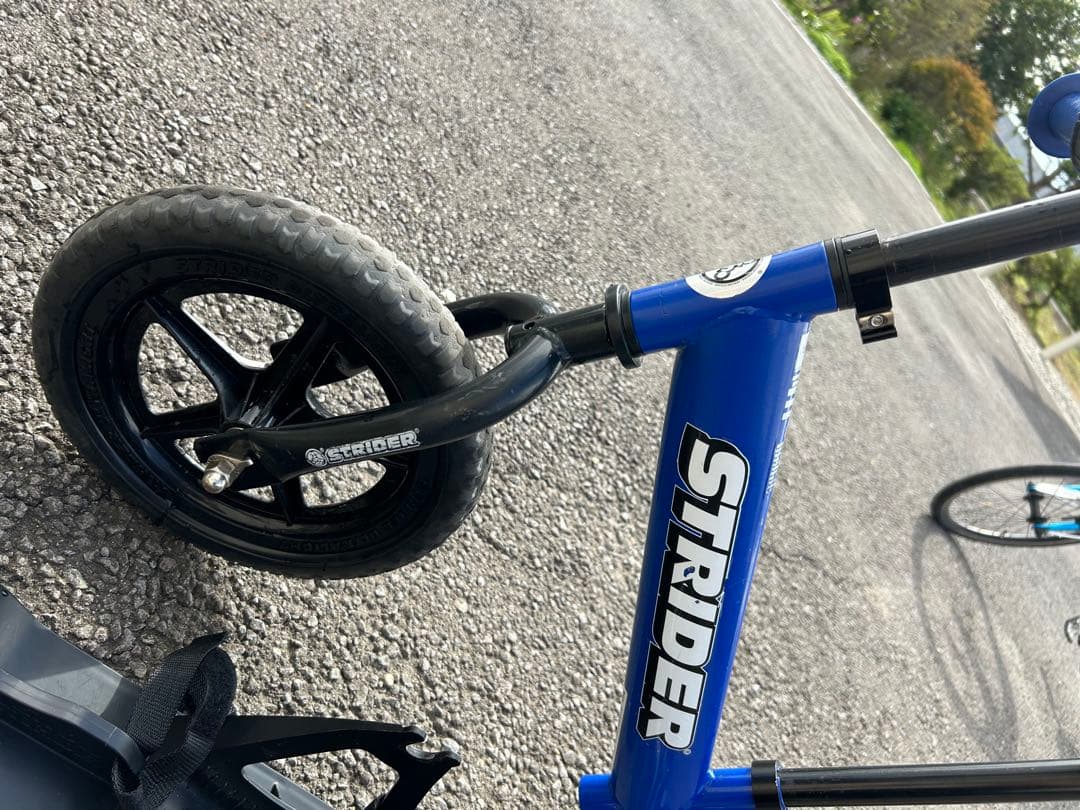 STRIDER バランスバイク 青 プロテクター付き