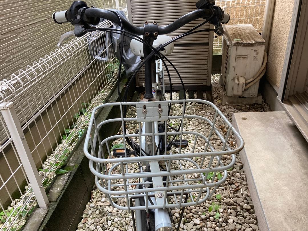 [直取引希望]bikke　電動アシスト自転車 バッテリー　充電器 鍵2個ブルー