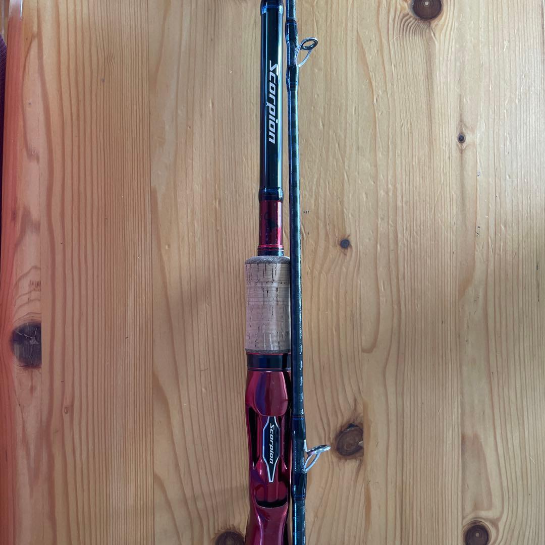 Scorpion 17113R-2 ルアーロッド ブラック/レッド