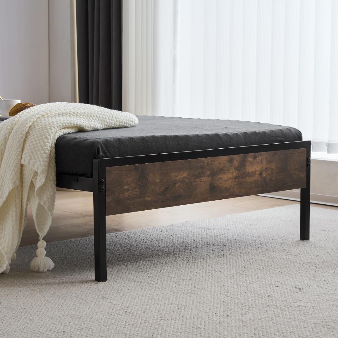 春分セール！高級【SD・セミダブル】ベッドフレーム・コンセント付きBROWN