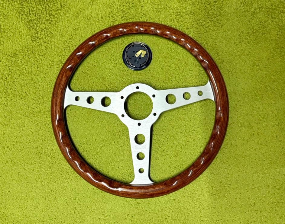 MOMO モモ ステアリング 　ヘリテージライン インディ マホガニー35パイ