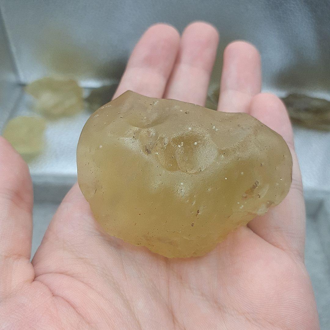 リビアングラス　原石　値下げ可能