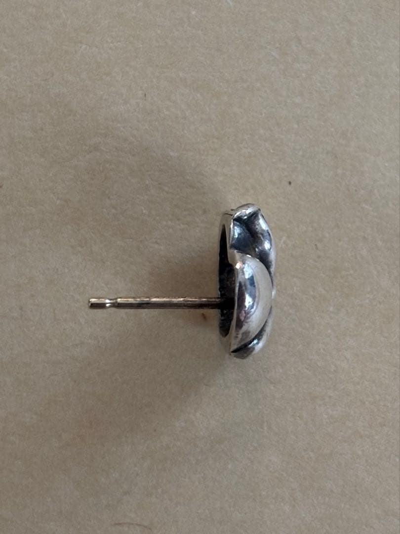 CHROME HEARTS ハートスタッドピアス 片耳