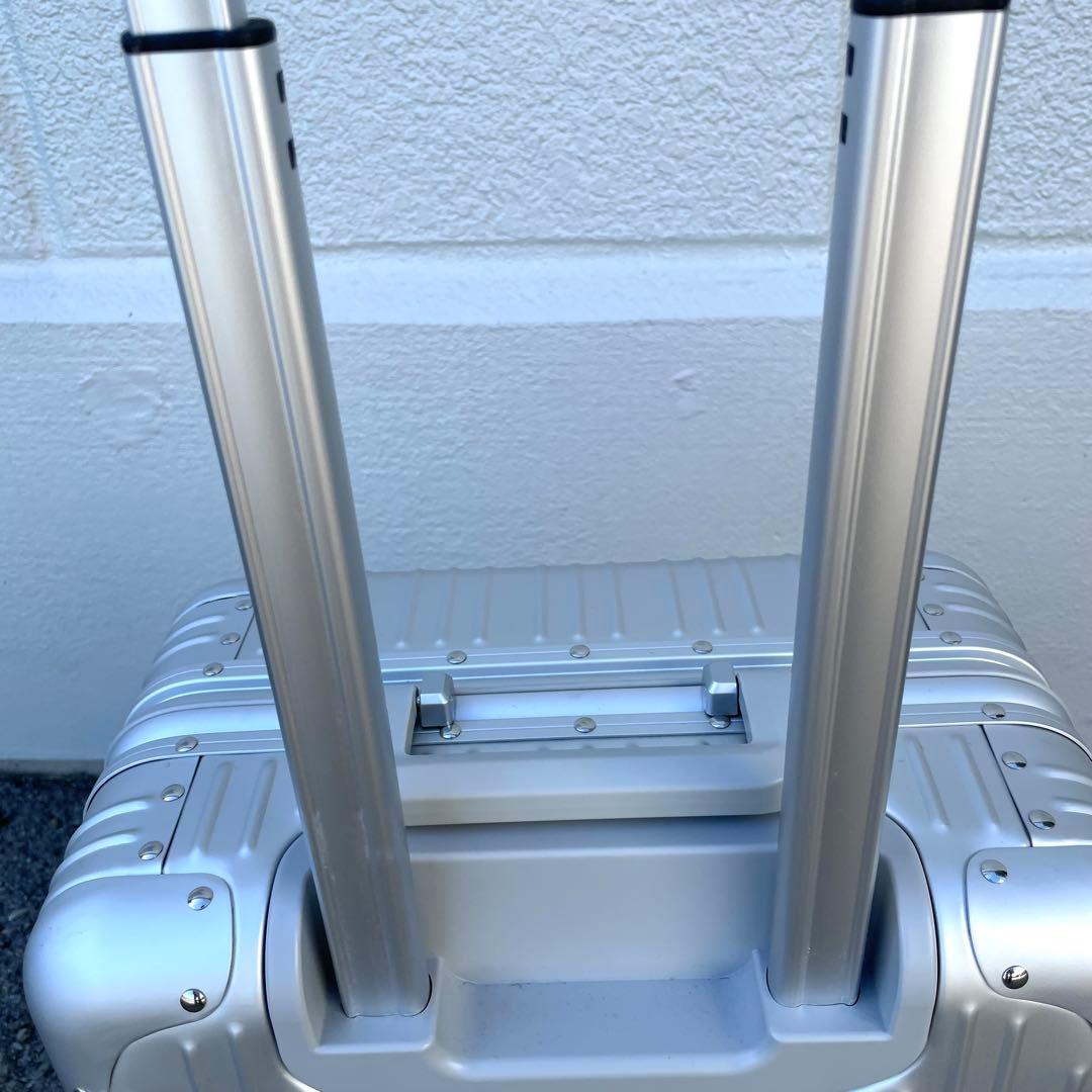 メルセデスベンツ オリジナル アルミ スーツケース TSAロック 四輪