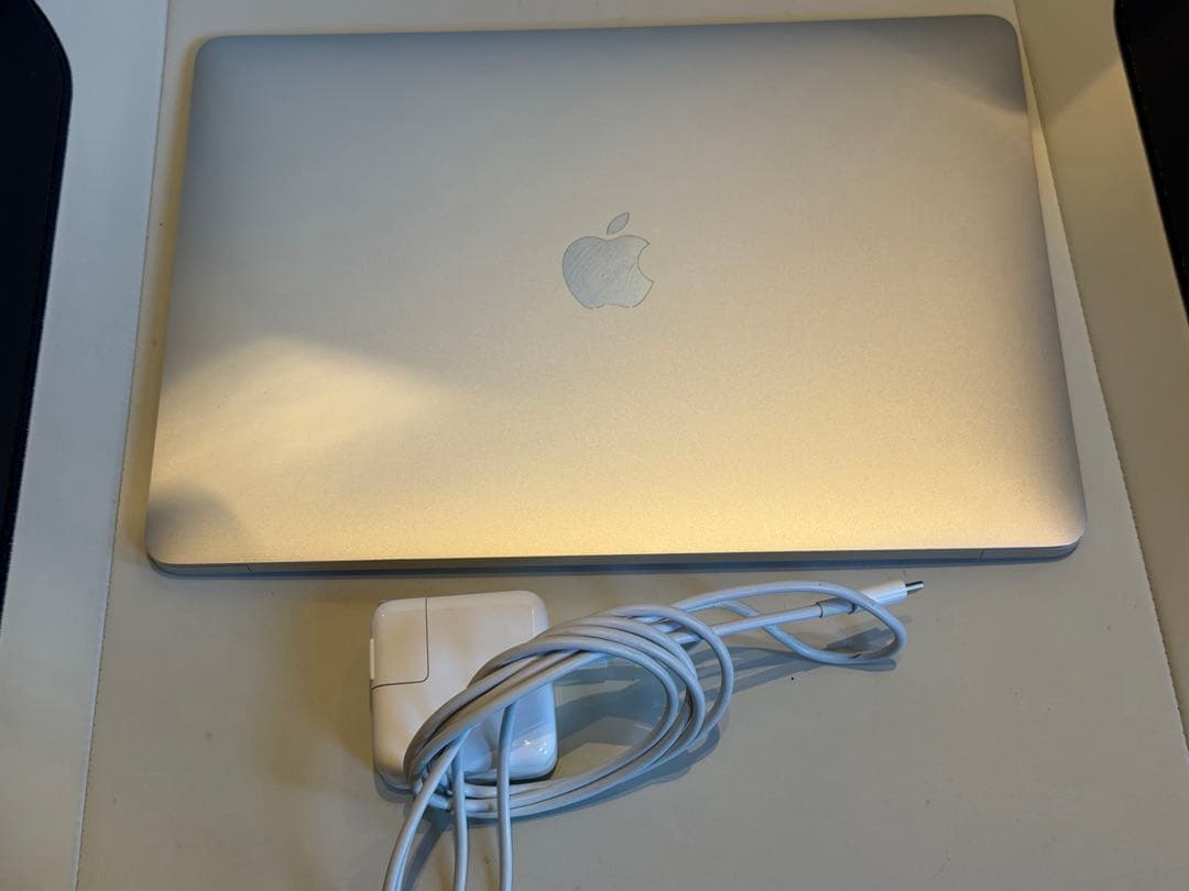 Apple MacBook Air (M1, 2020) シルバー JIS