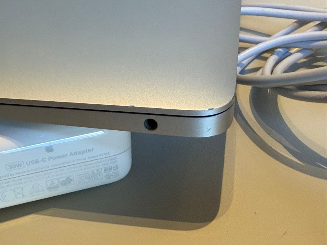 Apple MacBook Air (M1, 2020) シルバー JIS