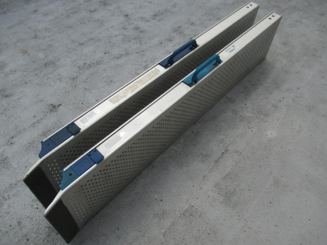 東山産業 スライドスロープ ESK300 アルミ 1.5 ～ 3m車椅子段