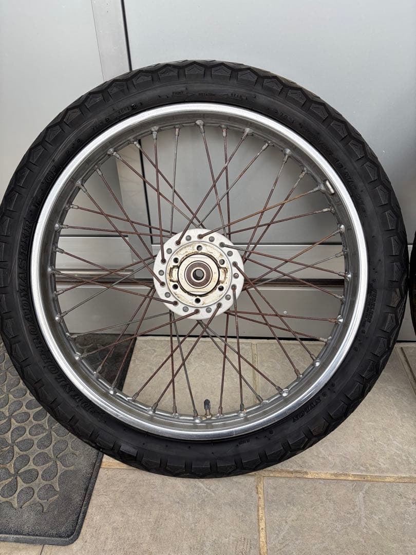 CB750fourホイール&タイヤ