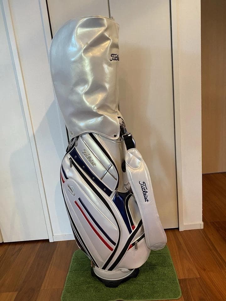 タイトリスト エナメル ゴルフバッグ カート キャディバッグ　青/赤ライン