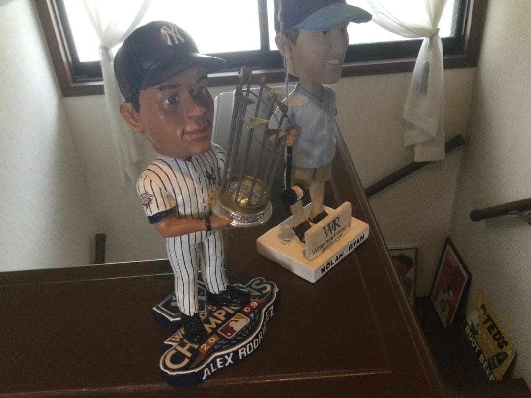 アレックスロドリゲス　ノーランライアン人形