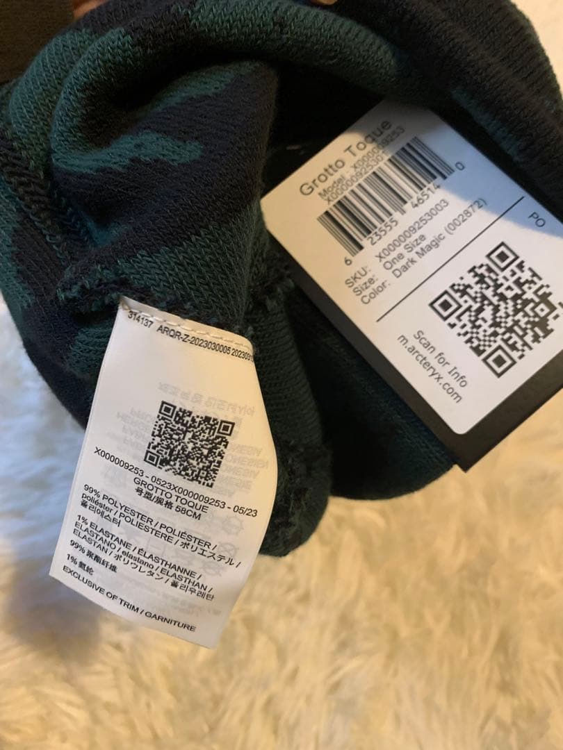 新品★ タグ付き　直営店購入　アークテリクス　グロットトーク　ビーニー　ニット帽