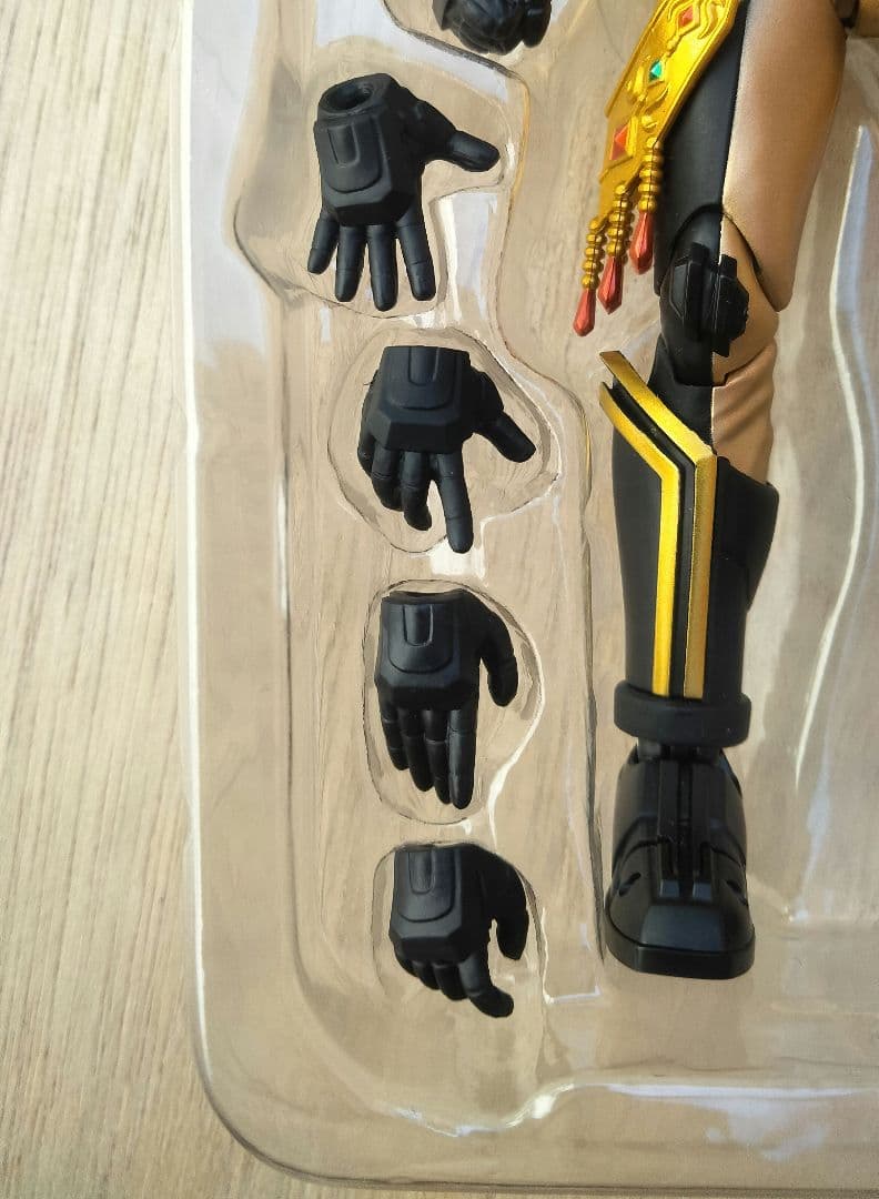 S.H.Figuarts 仮面ライダーレジェンド ガッチャード