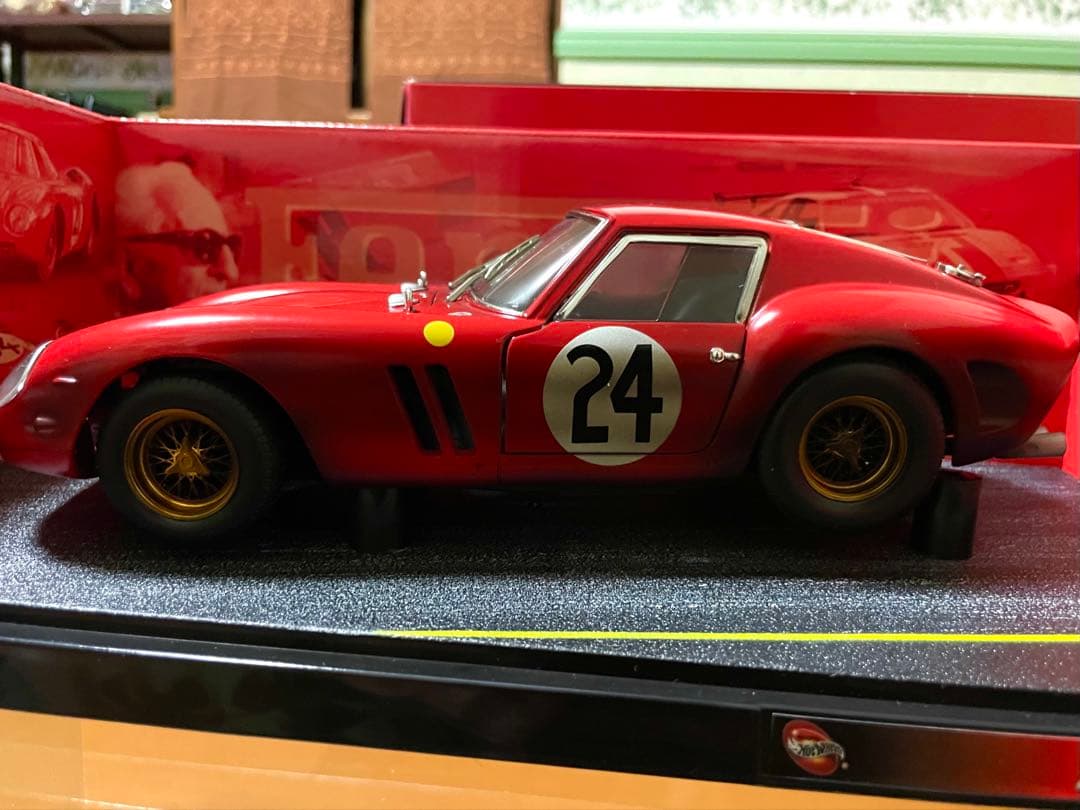 1/18 ホットウィール フェラーリ250GTO ウェザリング仕様 - メルカリ