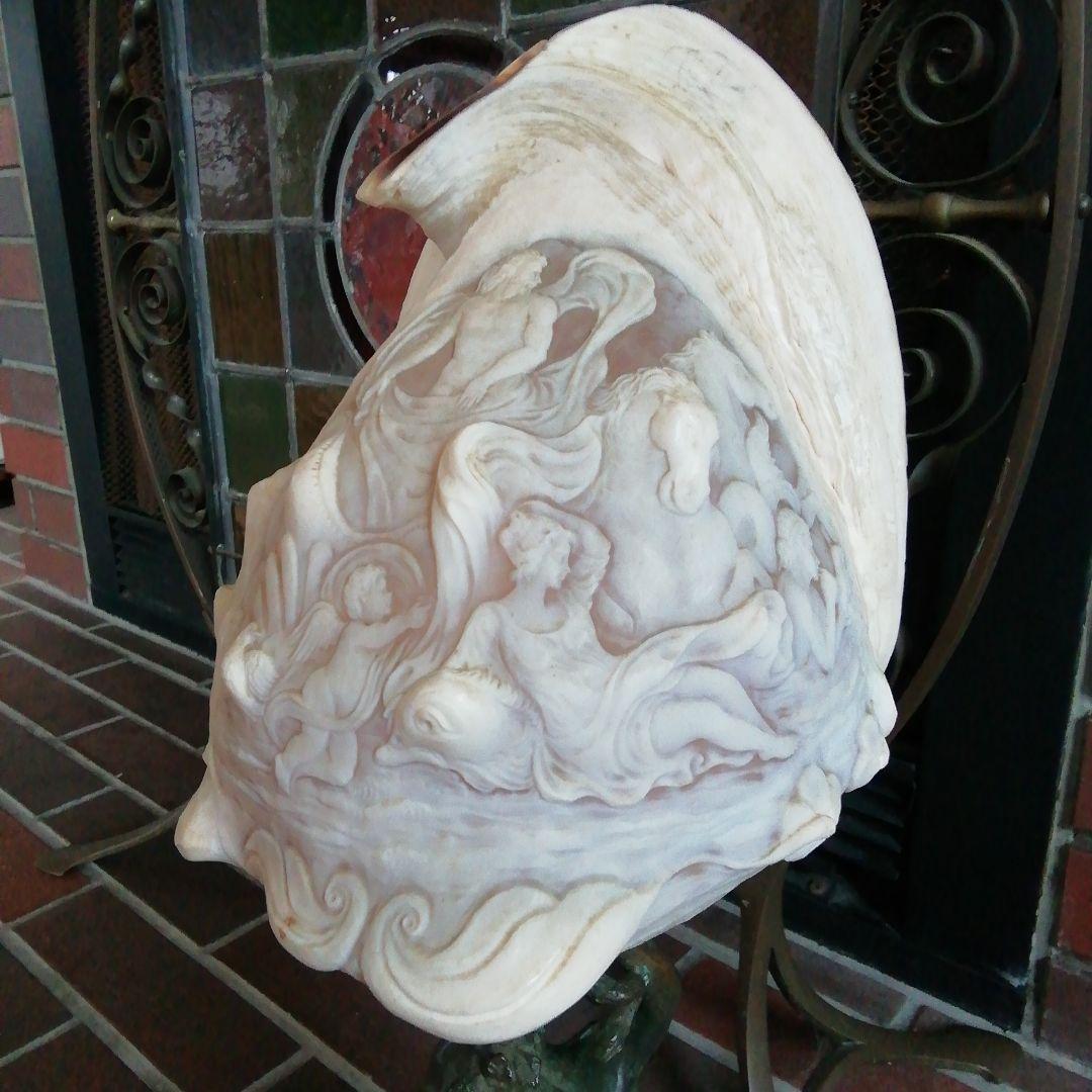 麦ちゃ様　　古典的な神話の彫刻貝殻と青銅スタンド