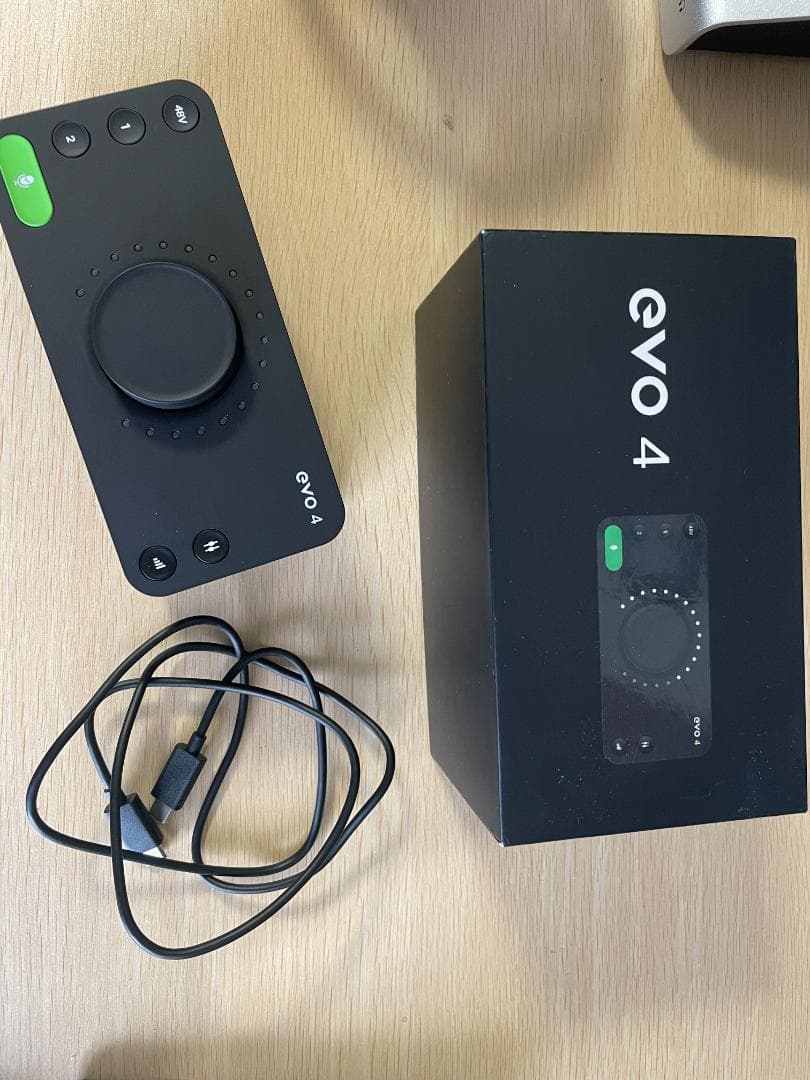 evo4 オーディオインターフェイス高音質・簡単操作 / 配信・実況・歌ってみた