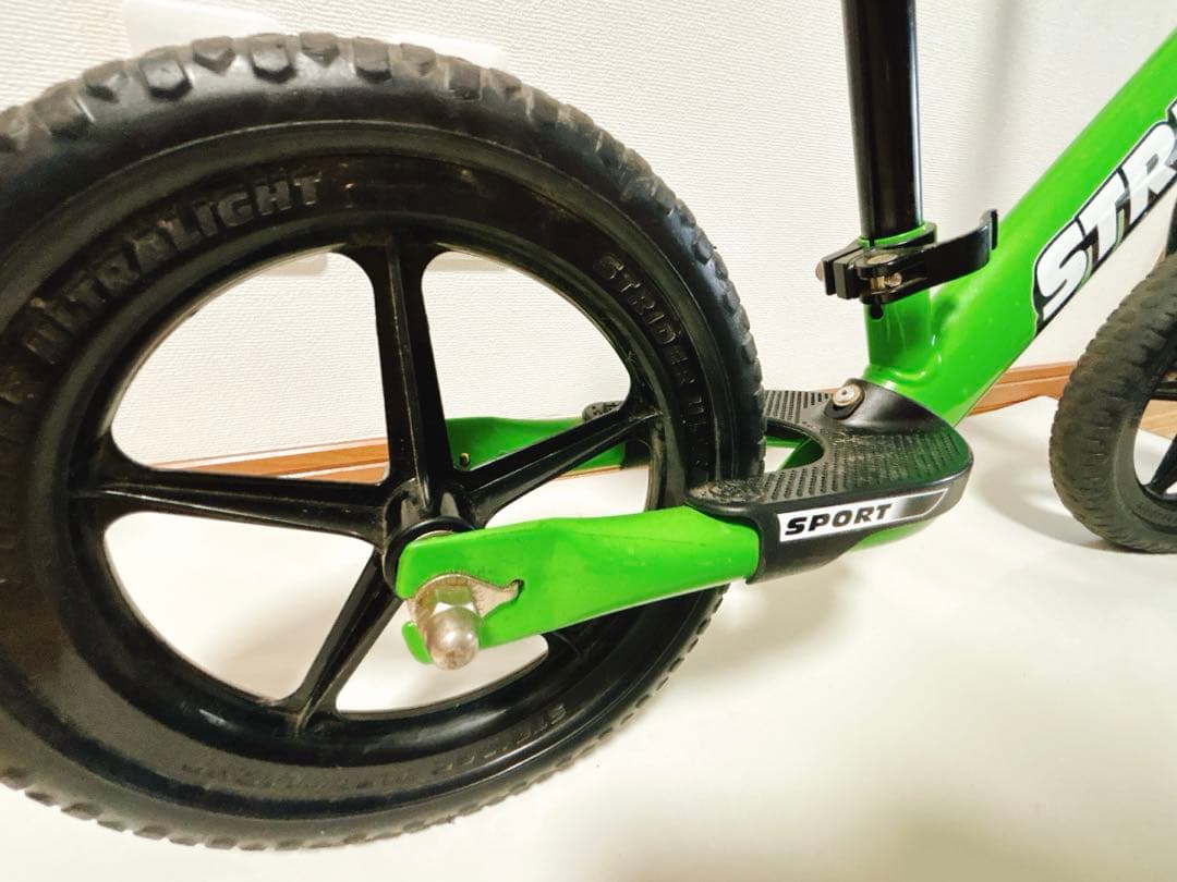 STRIDER 12インチ バランスバイク グリーン 取説、箱あり