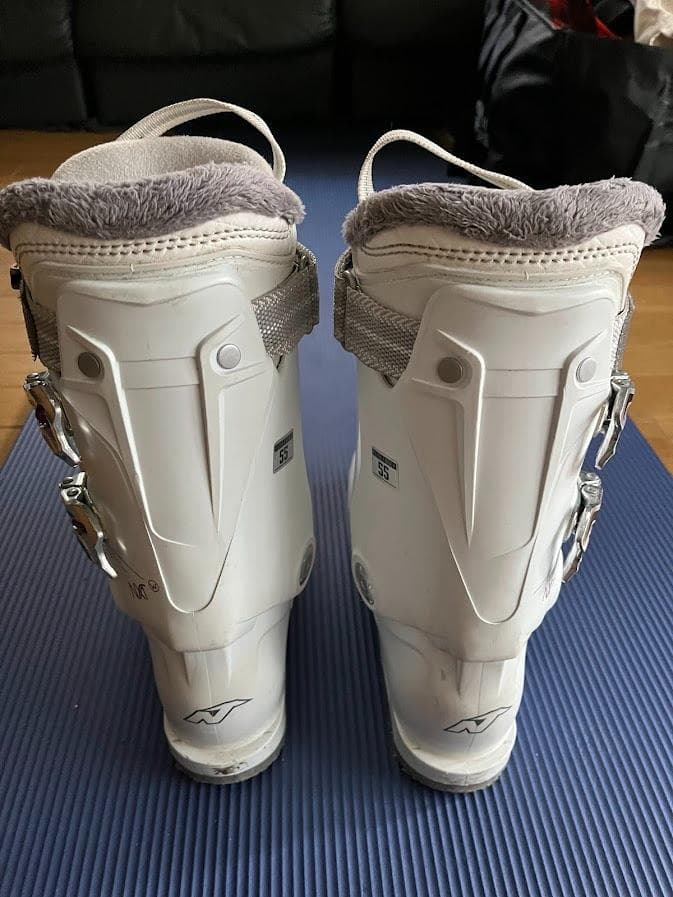 ヘッドスキー板とノルディカスキー靴・ストックのセット